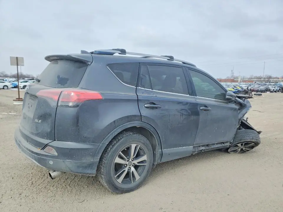 2018 TOYOTA RAV4 XLE  