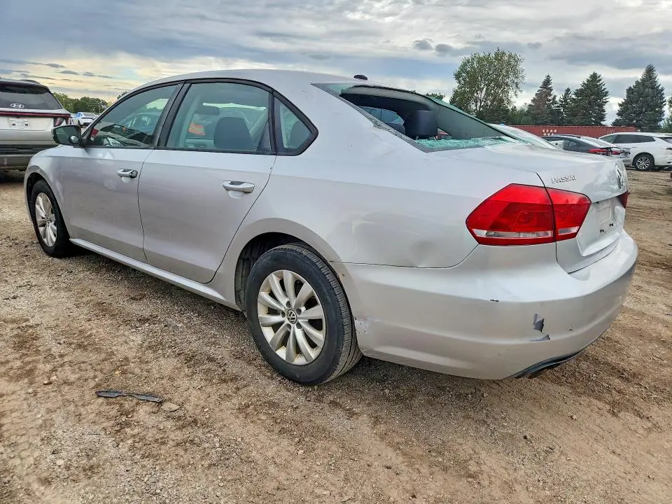 2012 VOLKSWAGEN PASSAT S  