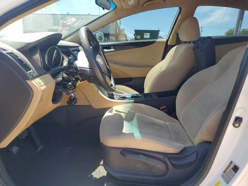 2011 HYUNDAI SONATA GLS  