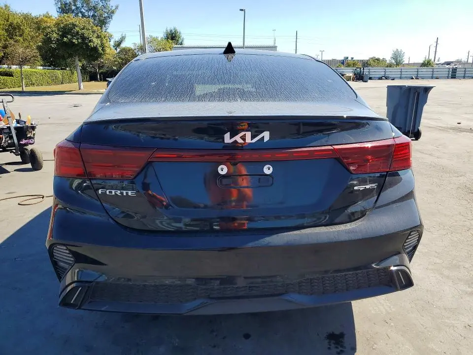 2024 KIA FORTE GT-LINE  