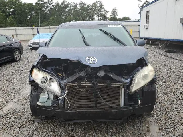 2013 TOYOTA SIENNA LE  