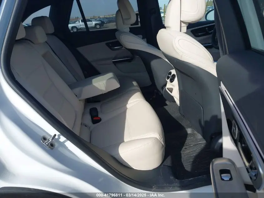2025 MERCEDES-BENZ GLC 300 4MATIC SUV