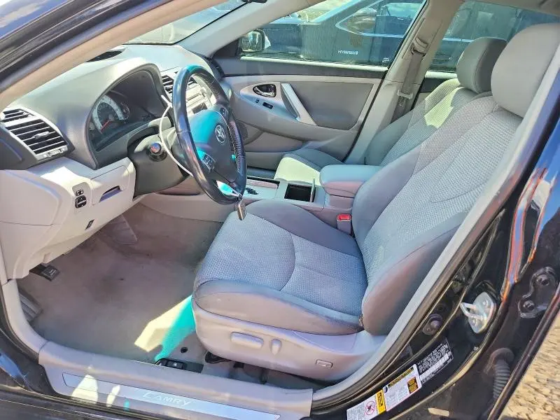2010 TOYOTA CAMRY SE  