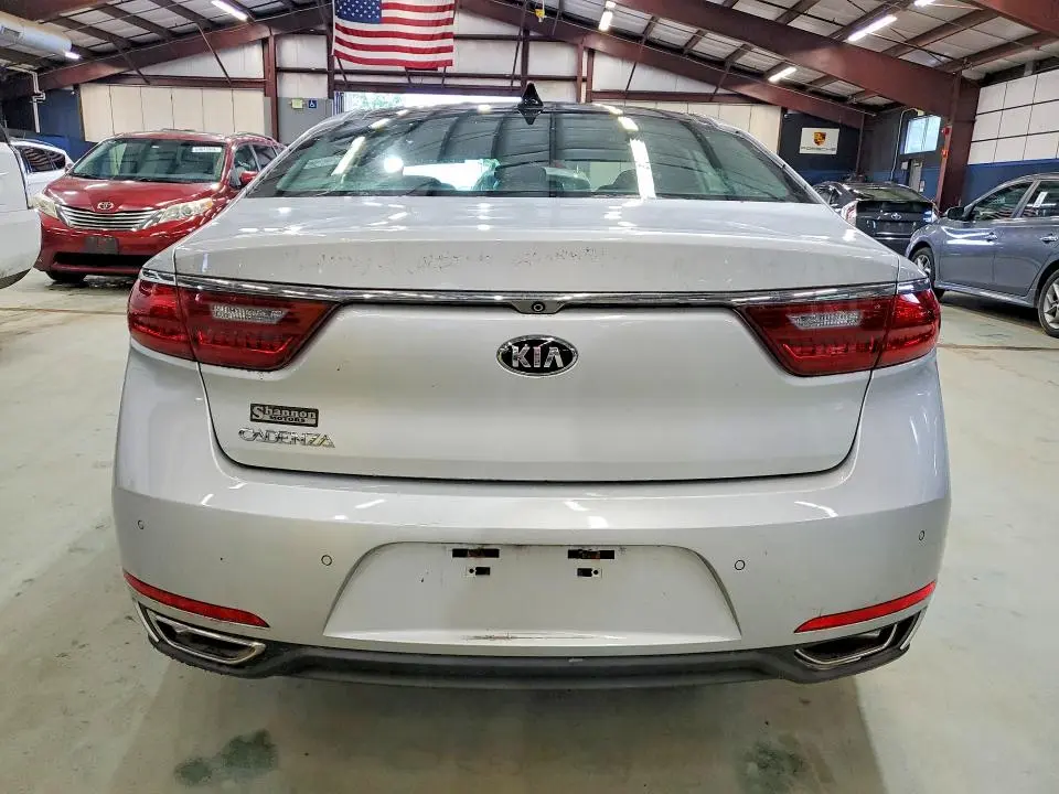 2017 KIA CADENZA PREMIUM  