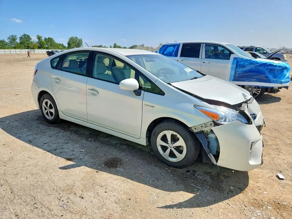 2014 TOYOTA PRIUS TWO  