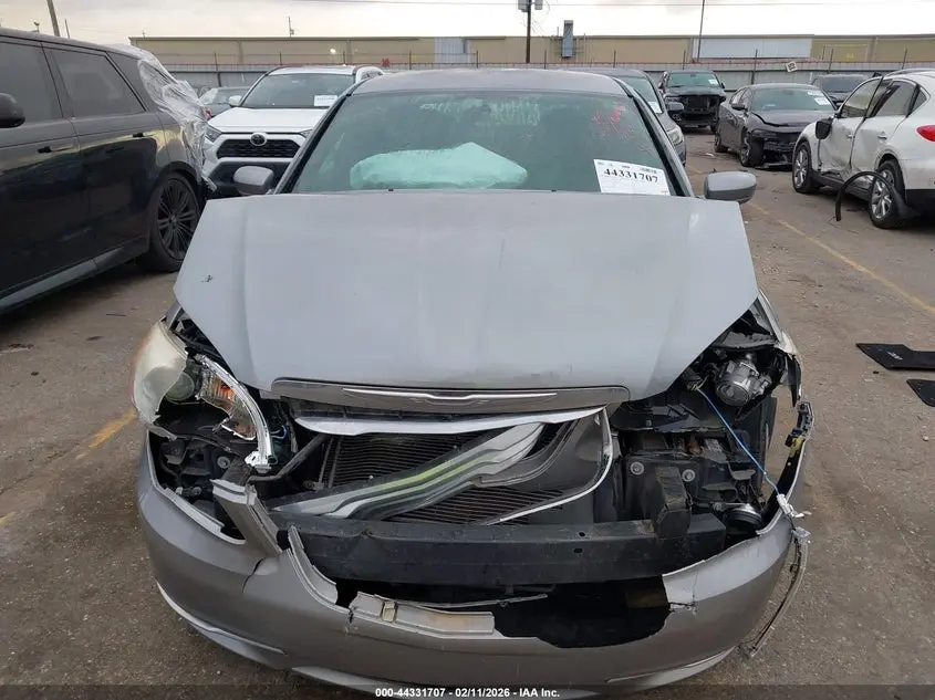 2014 CHRYSLER 200 LX