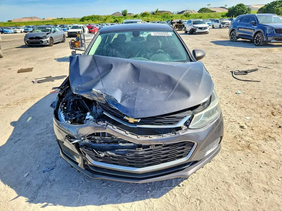 2017 CHEVROLET CRUZE LT  