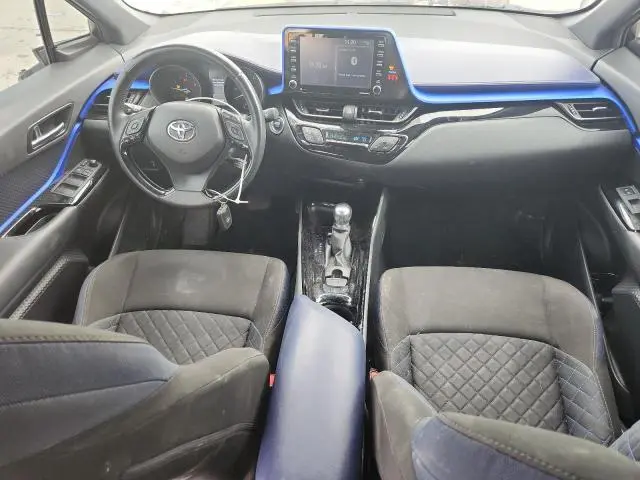 2021 TOYOTA C-HR XLE  