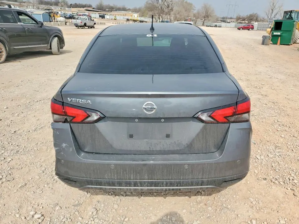 2021 NISSAN VERSA S  