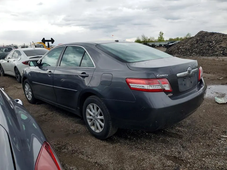 2010 TOYOTA CAMRY XLE  