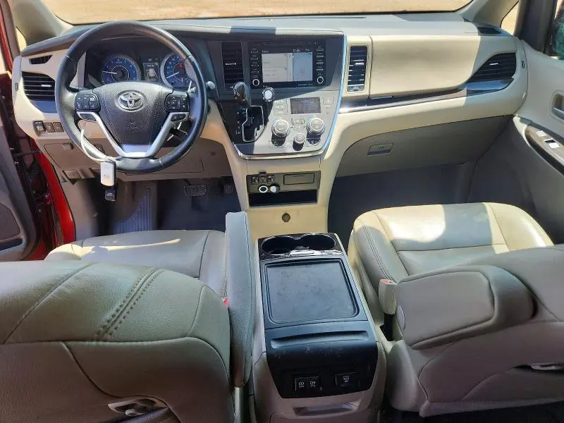 2019 TOYOTA SIENNA XLE 8-PASSENGER  