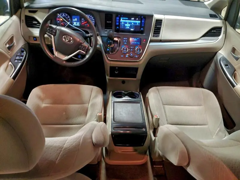 2015 TOYOTA SIENNA LE  