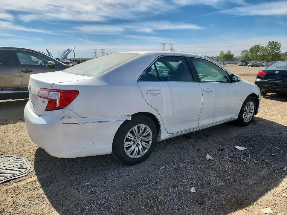 2014 TOYOTA CAMRY LE  