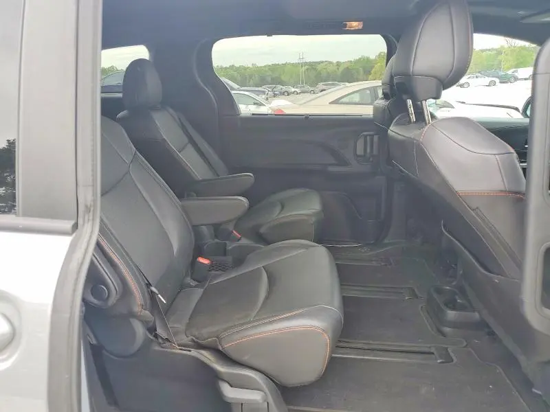 2024 TOYOTA SIENNA XSE 7-PASSENGER  
