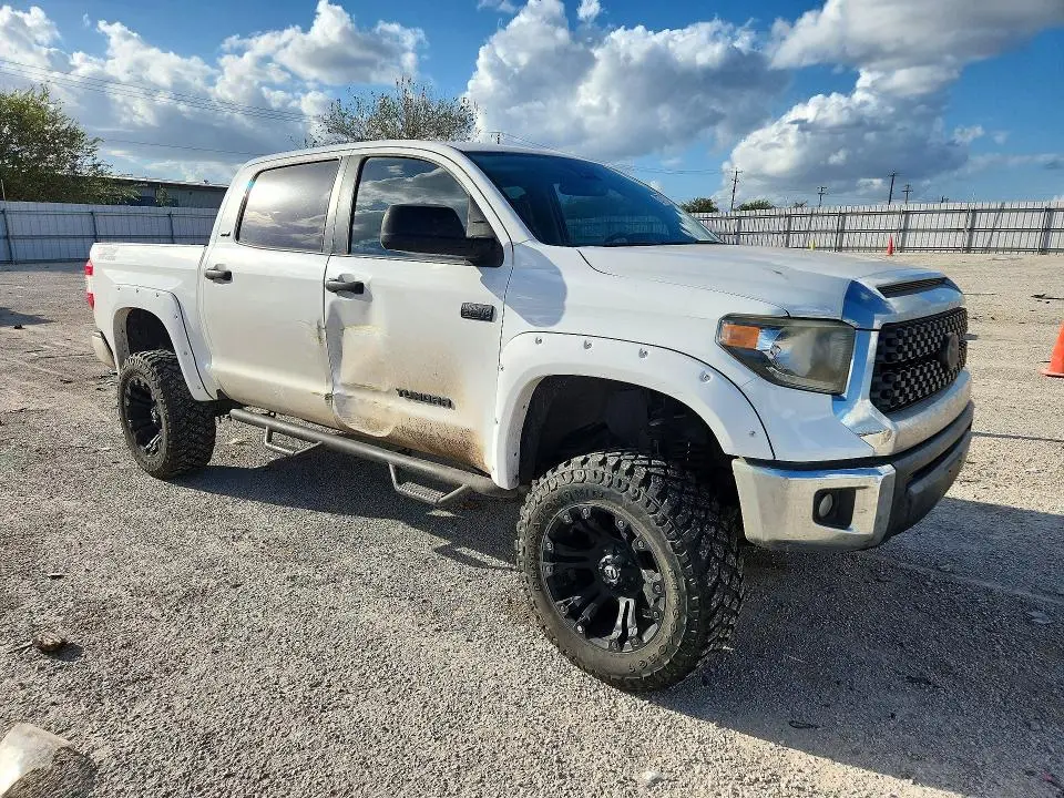 2020 TOYOTA TUNDRA SR5  