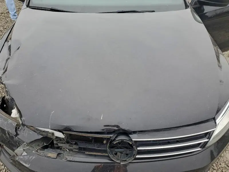 2016 VOLKSWAGEN JETTA SPORT  