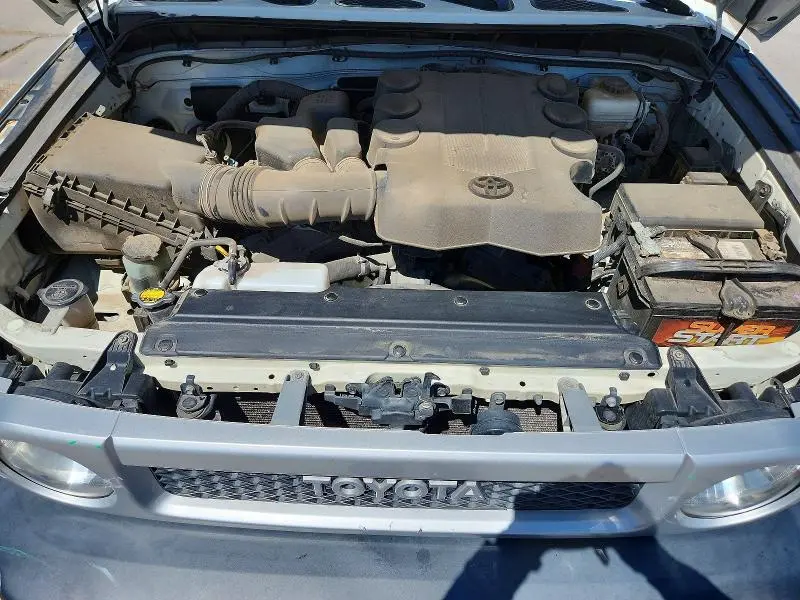 2011 TOYOTA FJ CRUISER BASE  