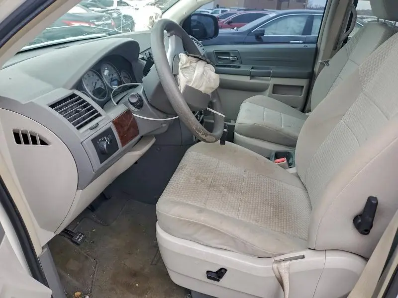 2010 CHRYSLER TOWN & COUNTRY LX  