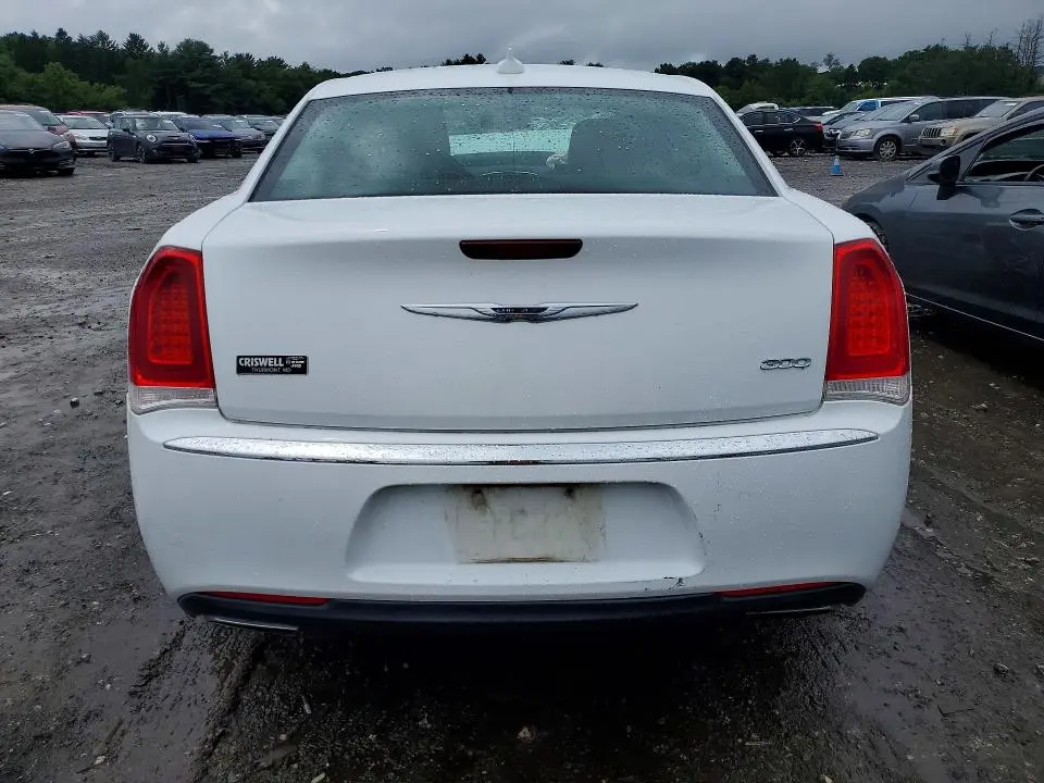 2017 CHRYSLER 300 LIMITED  