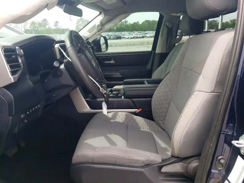 2022 TOYOTA TUNDRA SR5  