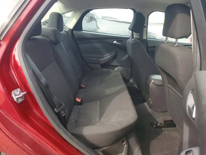 2017 FORD FOCUS SE  