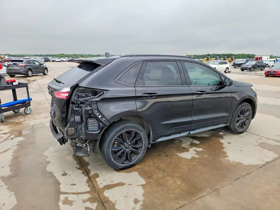2022 FORD EDGE SE  