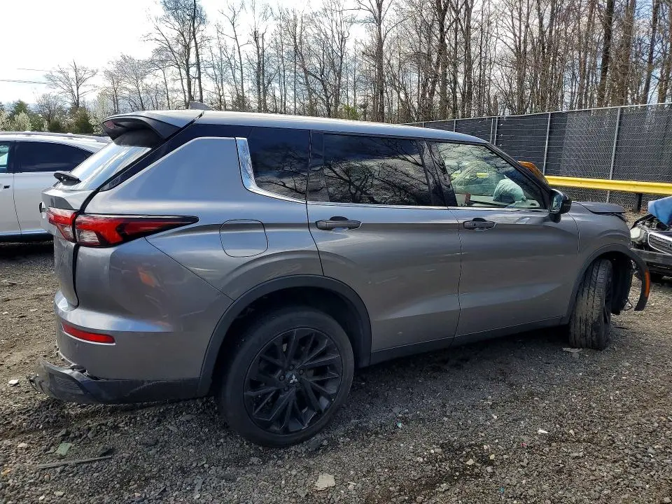 2022 MITSUBISHI OUTLANDER SE  