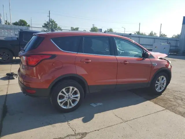 2019 FORD ESCAPE SE  