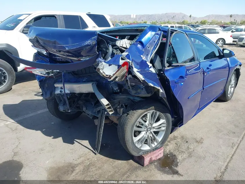 2016 TOYOTA CAMRY SE