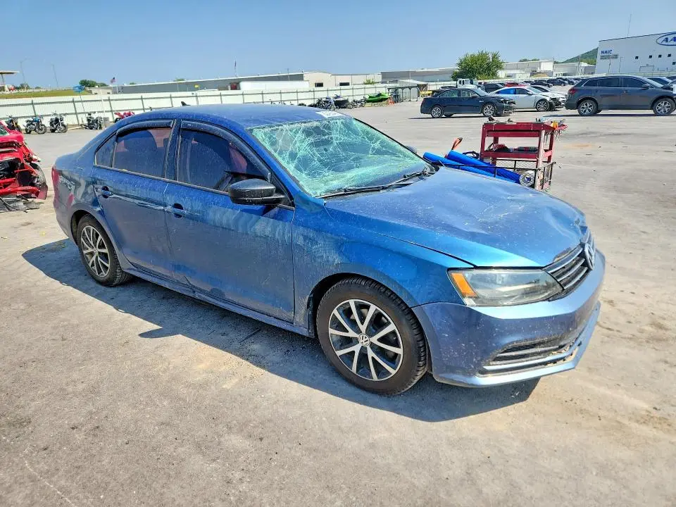 2016 VOLKSWAGEN JETTA SE  