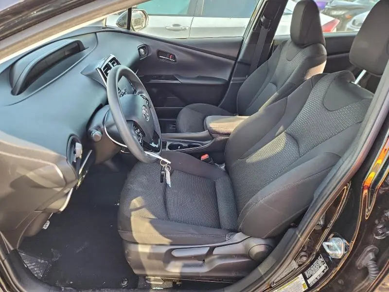 2021 TOYOTA PRIUS LE  