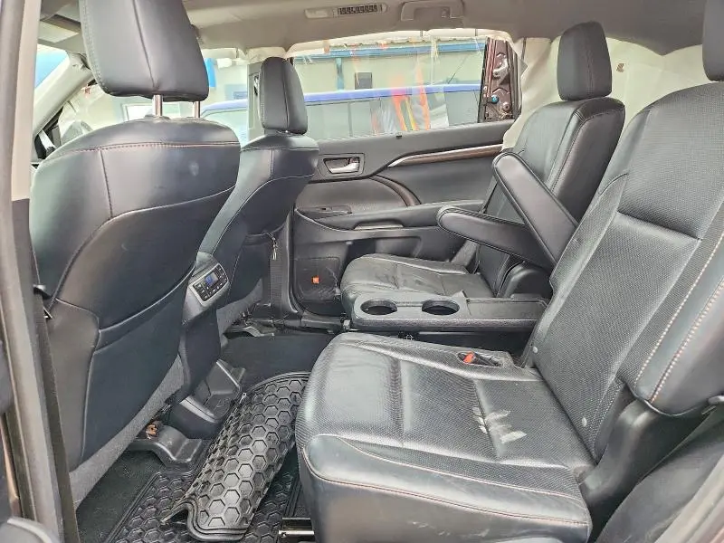 2015 TOYOTA HIGHLANDER LIMITED  
