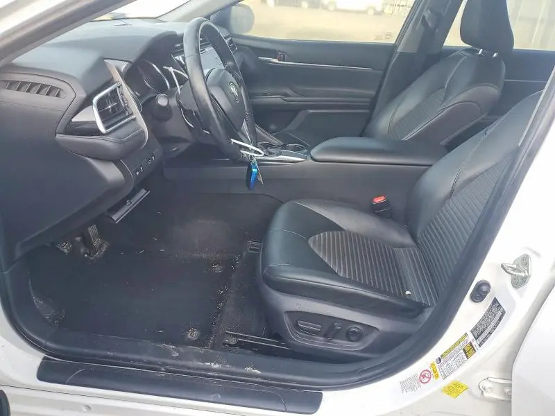 2018 TOYOTA CAMRY SE  