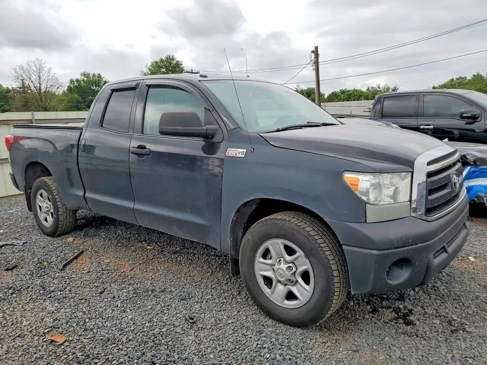 2011 TOYOTA TUNDRA DOUBLE CAB SR5  