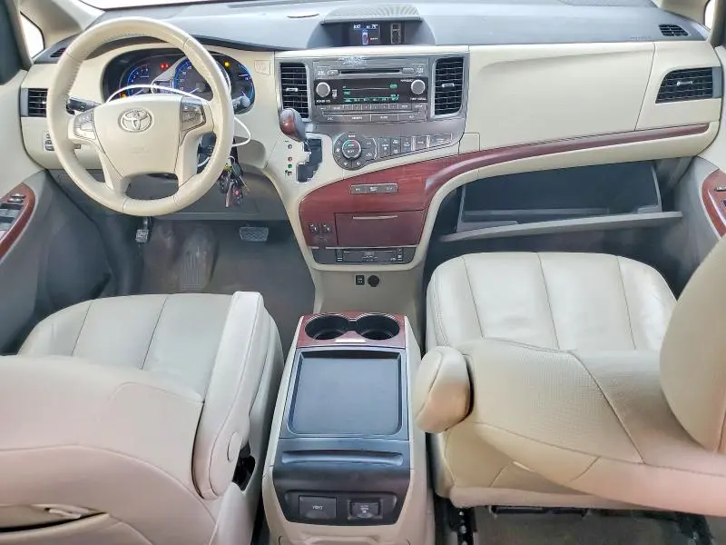 2011 TOYOTA SIENNA XLE 8-PASSENGER  