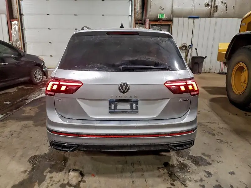 2022 VOLKSWAGEN TIGUAN SE R-LINE BLACK  