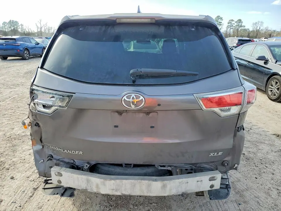 2015 TOYOTA HIGHLANDER XLE  