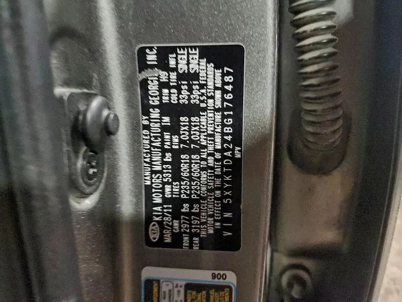 2011 KIA SORENTO BASE  