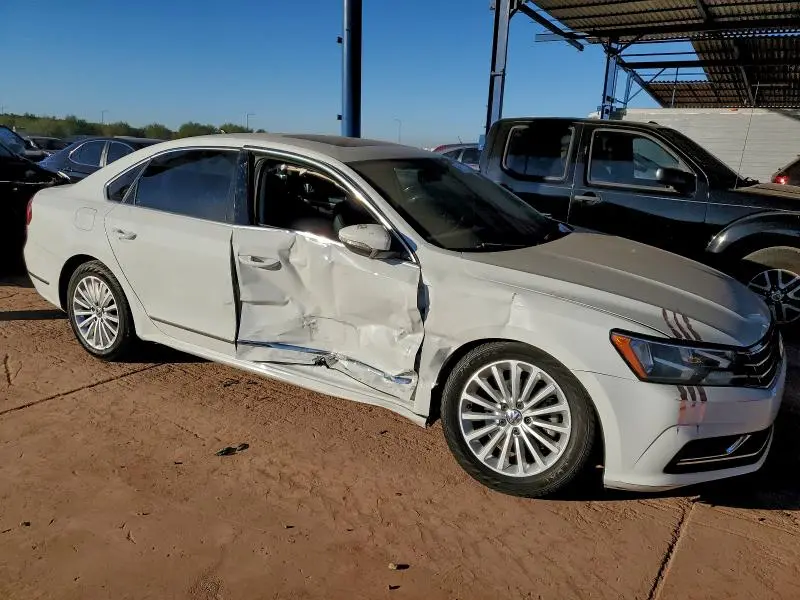 2016 VOLKSWAGEN PASSAT SE  