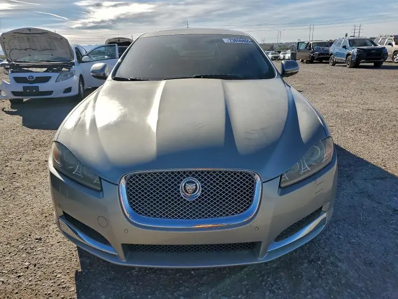 2013 JAGUAR XF   