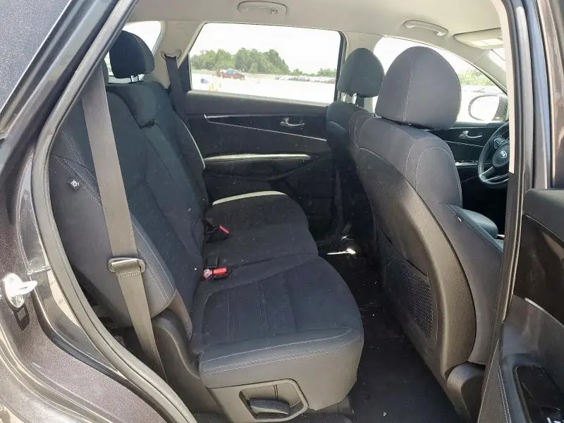 2018 KIA SORENTO LX  