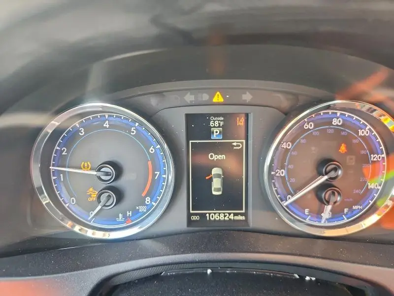 2019 TOYOTA COROLLA SE  