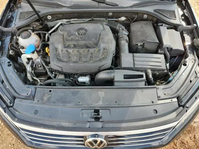 2018 VOLKSWAGEN PASSAT SE