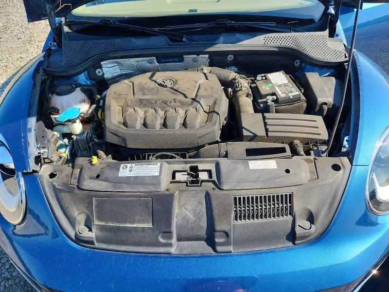 2019 VOLKSWAGEN BEETLE SE  