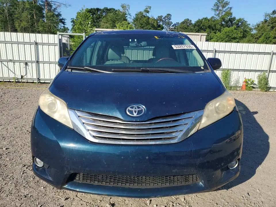 2011 TOYOTA SIENNA LIMITED 7-PASSENGER  