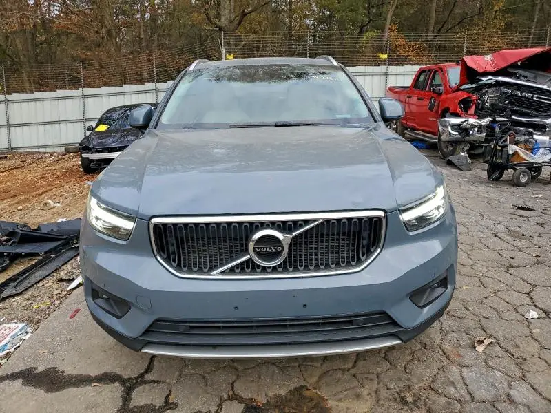2021 VOLVO XC40 T4 MOMENTUM  