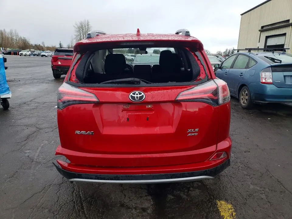 2017 TOYOTA RAV4 XLE  