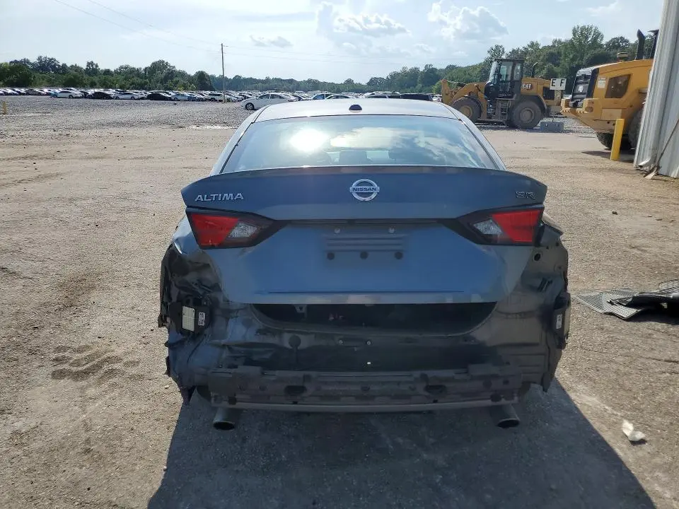 2022 NISSAN ALTIMA SR  