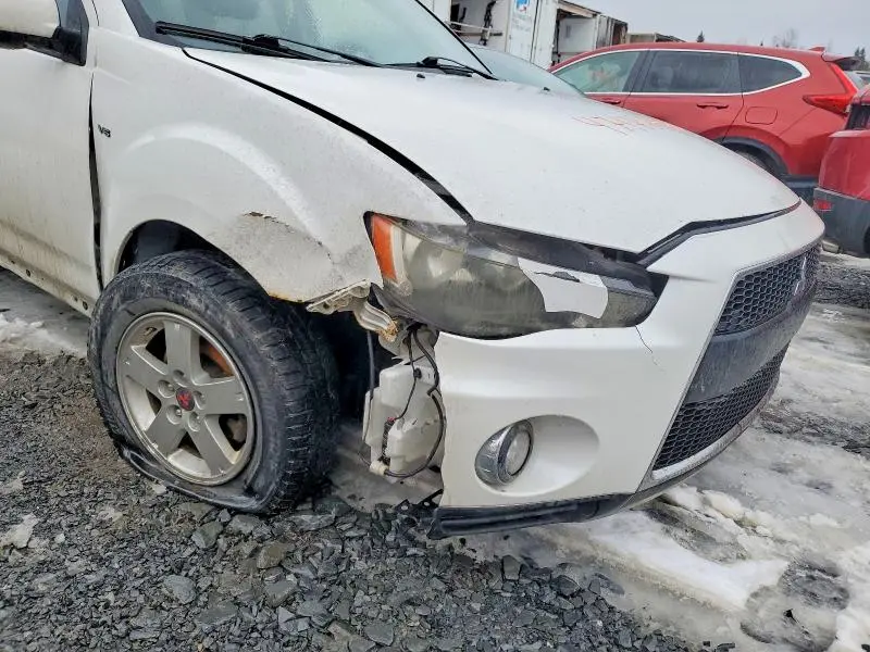 2011 MITSUBISHI OUTLANDER SE  