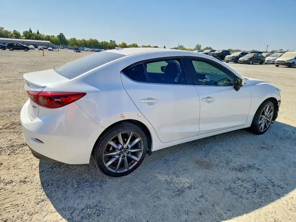 2018 MAZDA 3 GRAND TOURING  